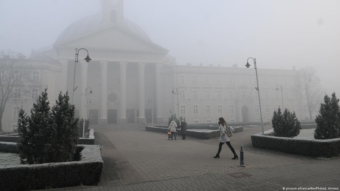 Bir kış günü,Polonya'nın Bydgoszcz kentinde hava kirliliği - (08.01.2023)