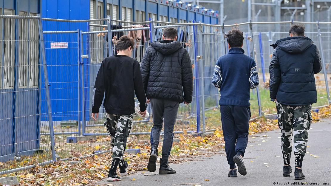 Almanya'da sığınmacı dört genç 