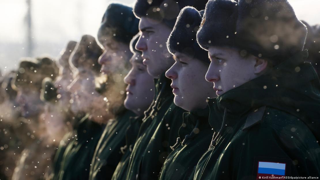 Novosibirsk'te Rus askerleri