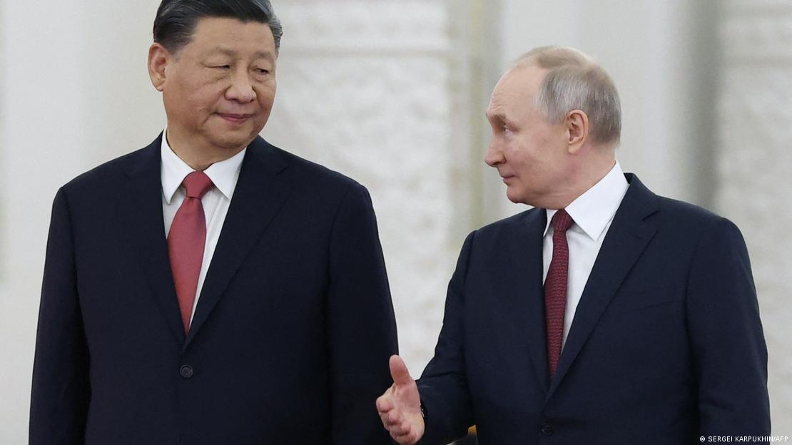 Fotoğrafta Çin Devlet Başkanı Şi Cinping ve Rusya Devlet Başkanı Vladimir Putin yer alıyor.