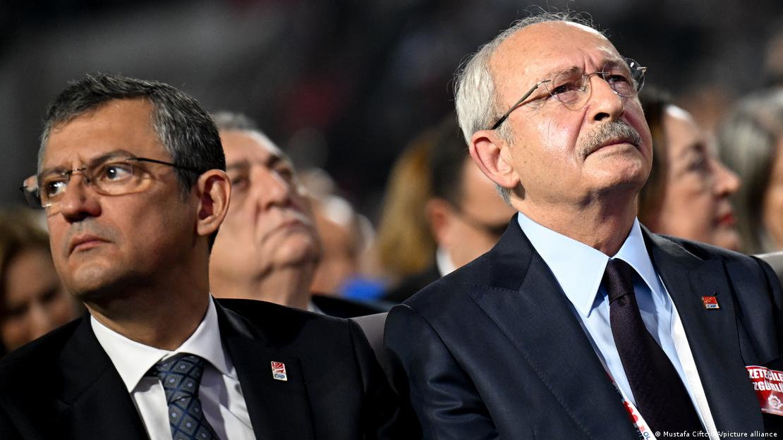 Özgür Özel ve Kemal Kılıçdaroğlu, CHP kurultayında 