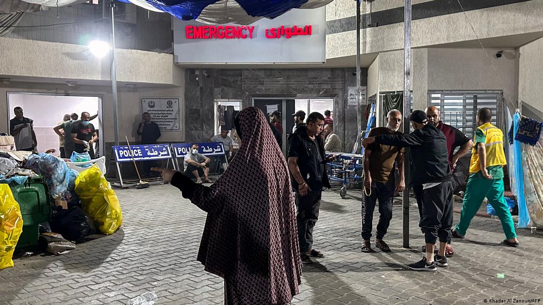 Gazze’nin en büyük hastanesi olan Şifa Hastanesi’nde yaklaşık 3 bin hasta ve sağlık çalışanının mahsur kaldığı belirtiliyor. 